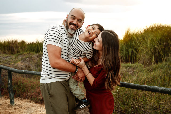 Luque Herrera Photography. Sesión De Fotos Embarazo Exteriores Embarazo Y Familia Pantanos de Villa Lima