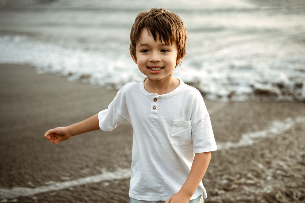 Luque Herrera Photography. Sesión De Fotos Exteriores Familia En Playa Costa Verde Lima