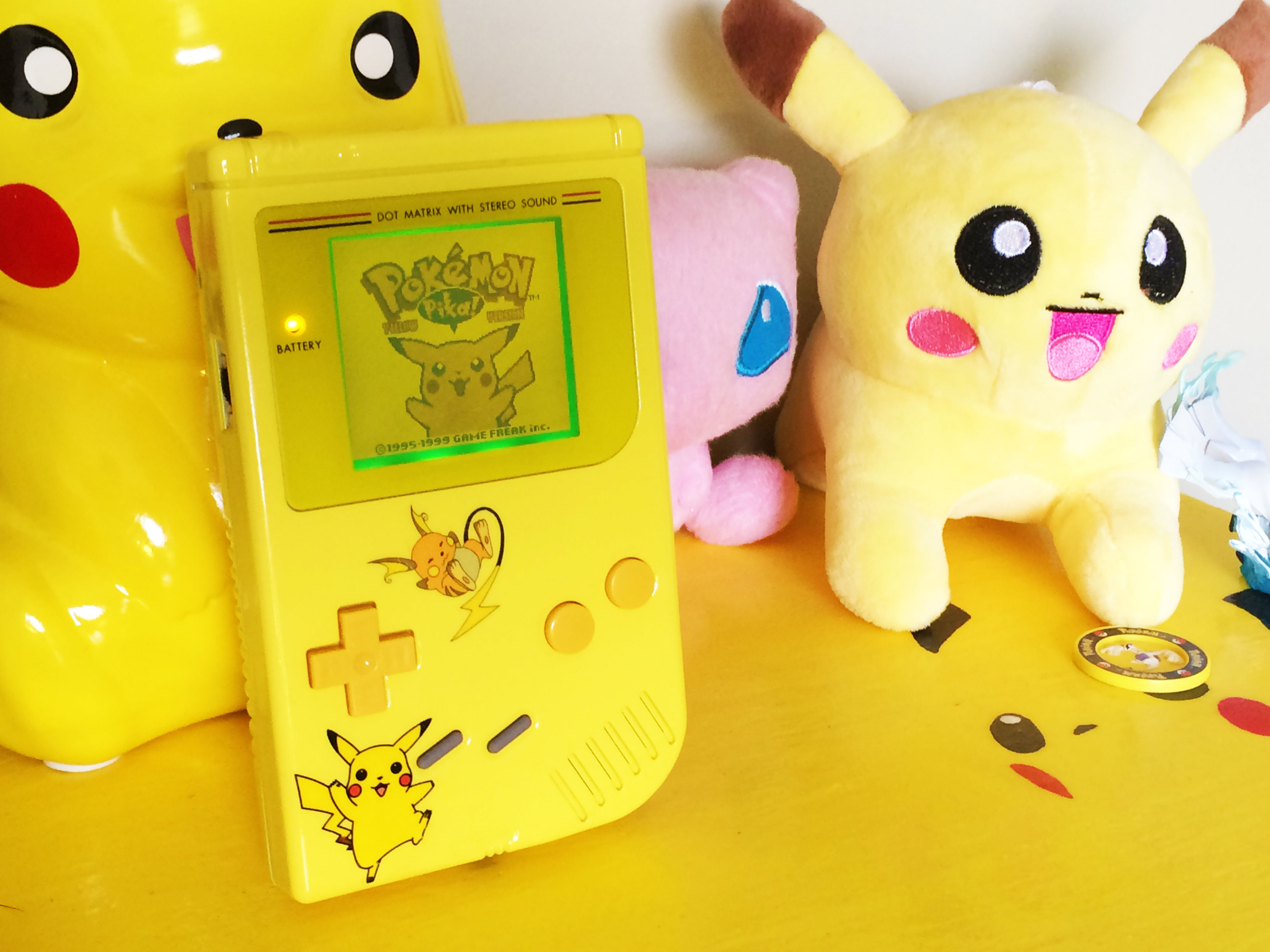 Pikachu and Raichu- Yellow Backlit/Biverte GameBoy