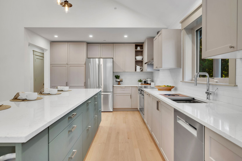 2213-Custom-Home-Build-Photo-Complete-Kitchen-6