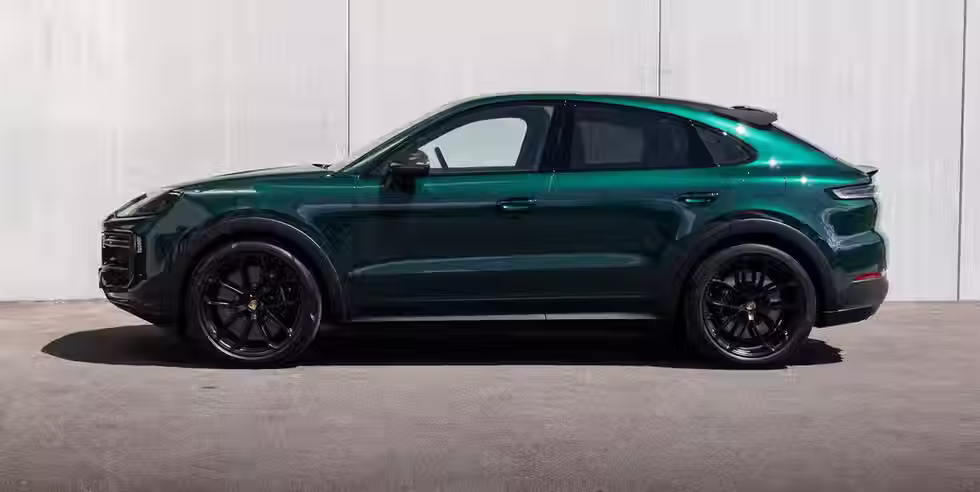 Porsche Cayenne GT Turbo e-hybride 740ch Paint to sample Jet green metallic TVA toutes options burmester français occasion Annecy