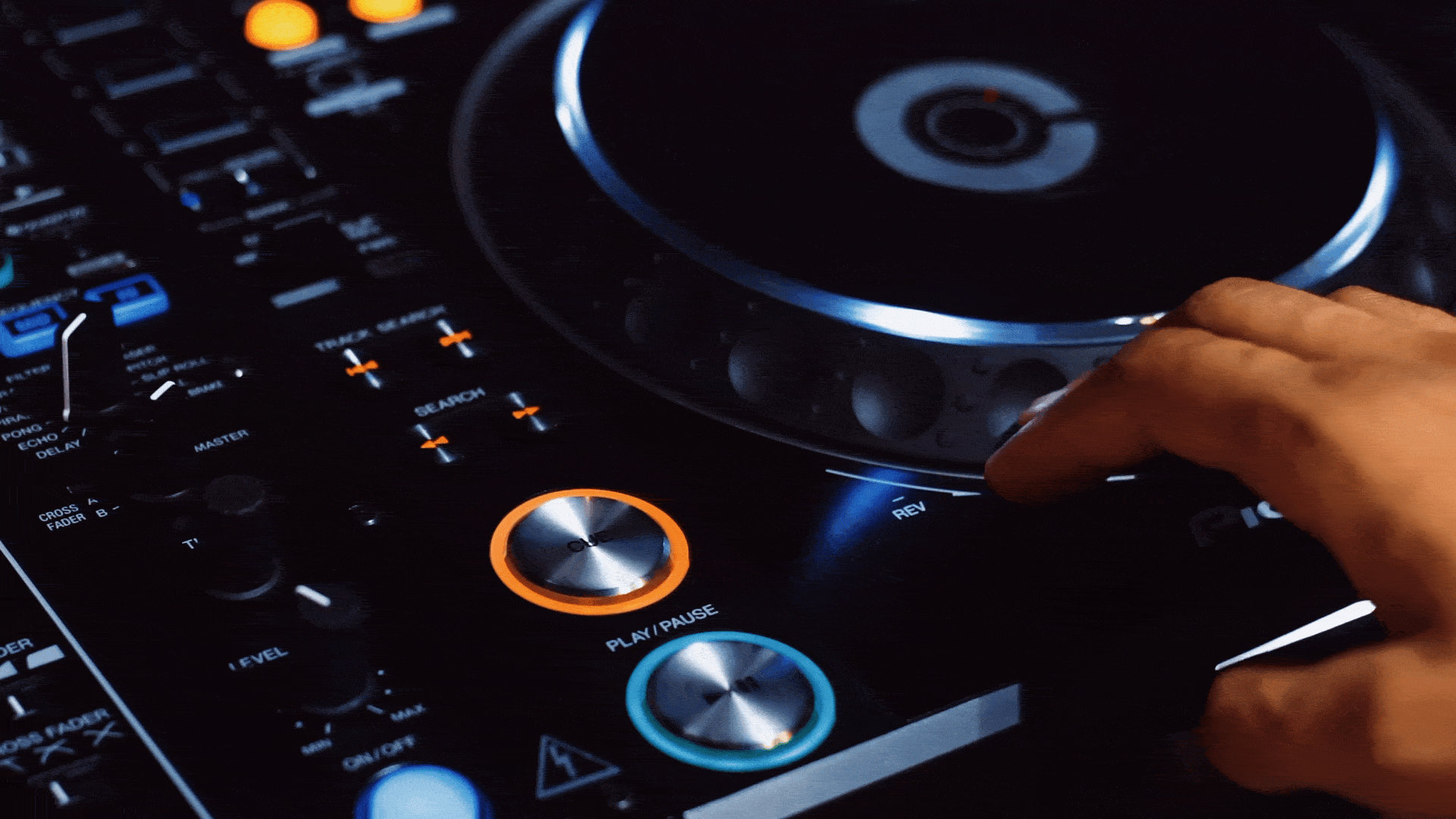 Aulas de DJ em SP Ella De Vuono Presencial