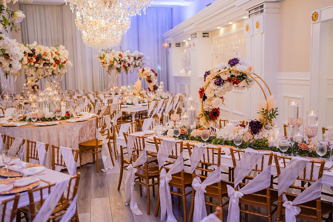 A breathtaking dining experience at the Crystal Ballroom, featuring elegant decor, exquisite centerpieces, and a sophisticated ambiance perfect for any special occasion.