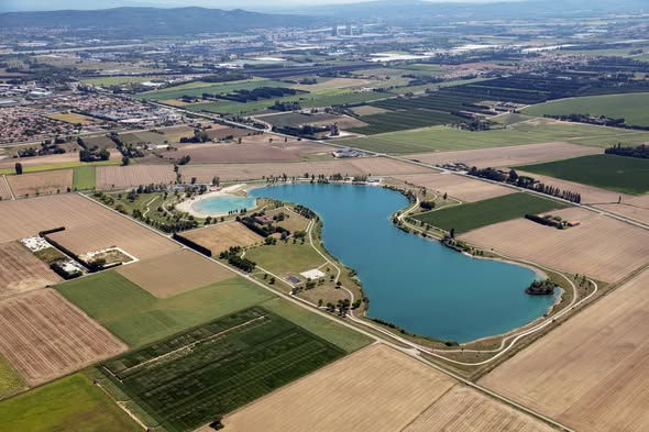 Vue arérienne du Lac de Pignedoré à PIERRELATTE (26)
