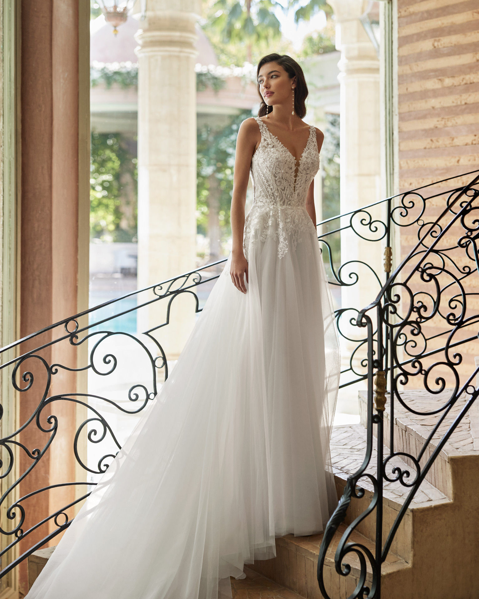 Adriana Alier, Anis | 44