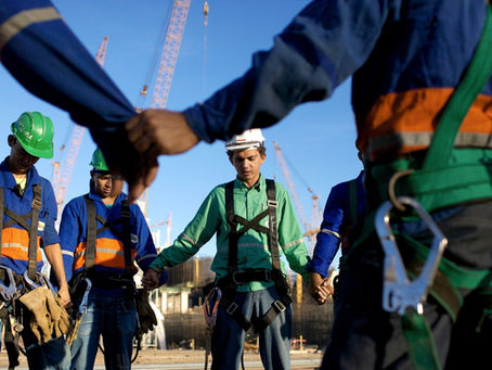 TRABALHADORES DO MUNDO, UNI-VOS!