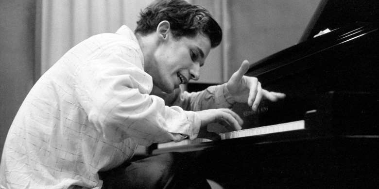 Glenn Gould at the Piano
