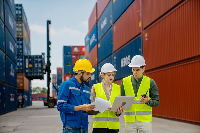 foreman-control-loading-containers-box-to-truck-fo-2024-05-27-02-38-00-utc.jpg