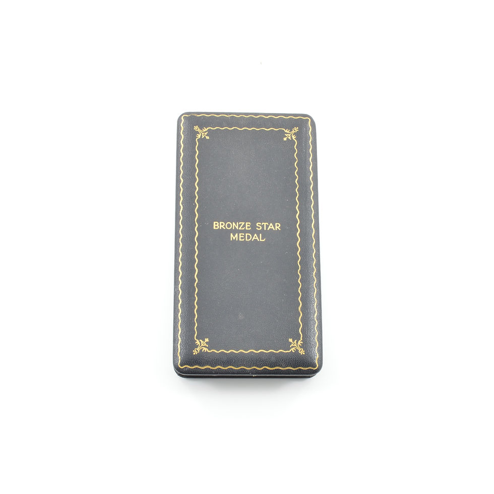 Original WW2 Bronze Star Medal, Ribbon, Pin, & Case For Sale