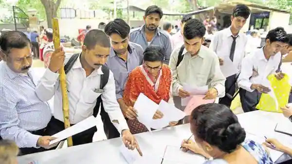 Latest News Tamil: 2022-23 ஆம் நிதியாண்டுக்கான பட்ஜெட் அறிக்கையில், மத்திய நிதியமைச்சர் நிர்மலா சீதாராமன் வரும் 5 வருடத்தில் இந்தியாவில் புதிதாக 60 லட்சம் புதிய வேலைவாய்ப்புகளையும், கூடுதலாக 30 லட்சம் கோடி ரூபாய் மதிப்பிலான உற்பத்தியும் மேற்கொள்ளப்படும் என தெரிவித்துள்ளார்.