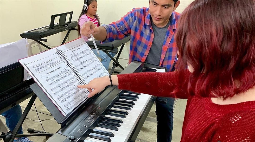 EL PENTAGRAMA, CLAVES Y NOTAS MUSICALES