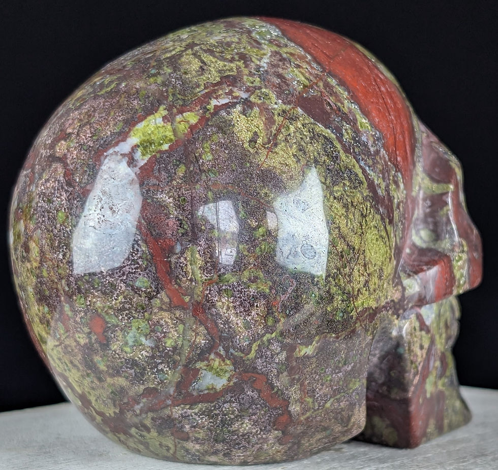 Thumbnail: Dragon Blood Skull Carving