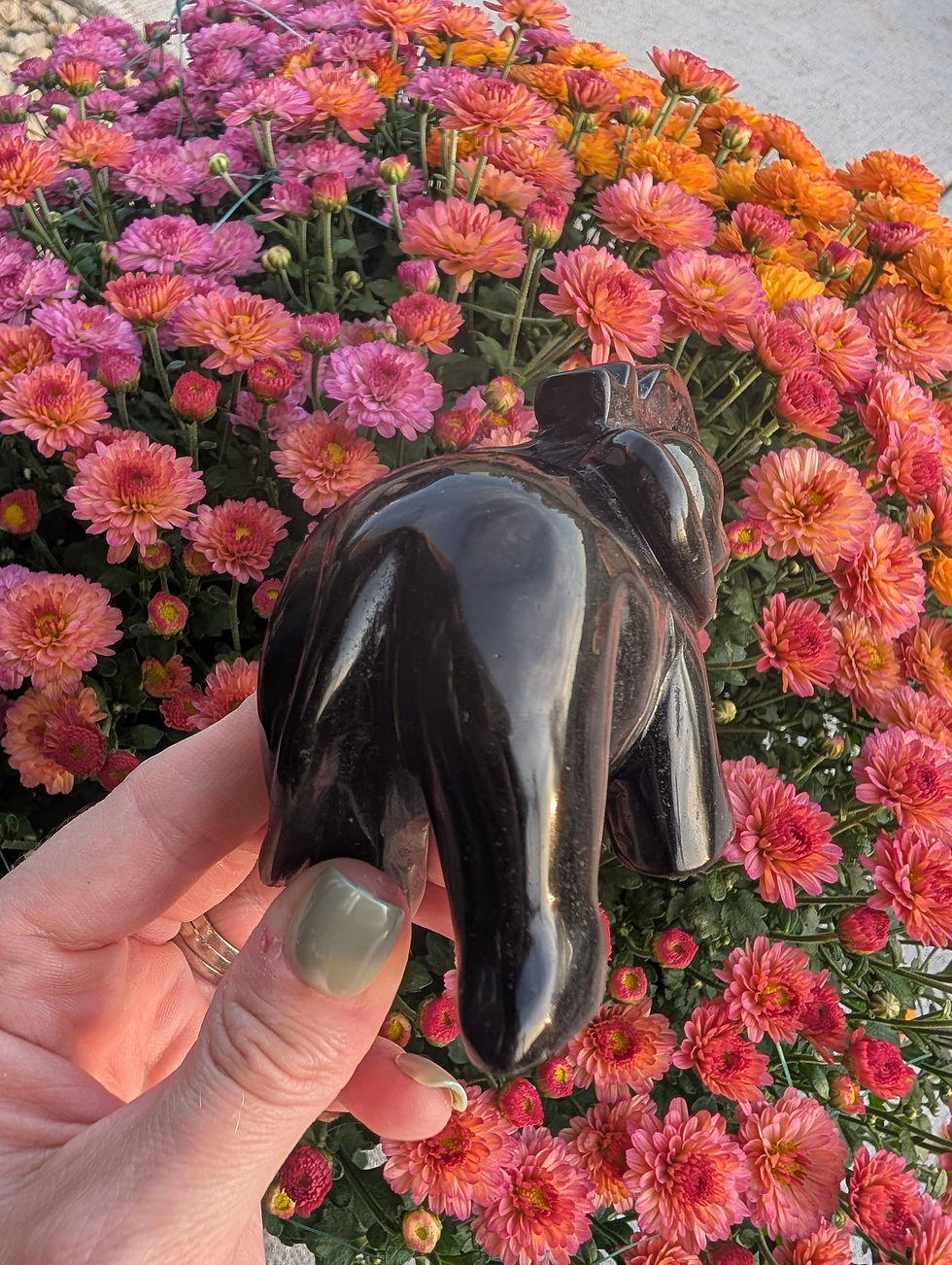Thumbnail: Silver Sheen Obsidian Elephant Carving