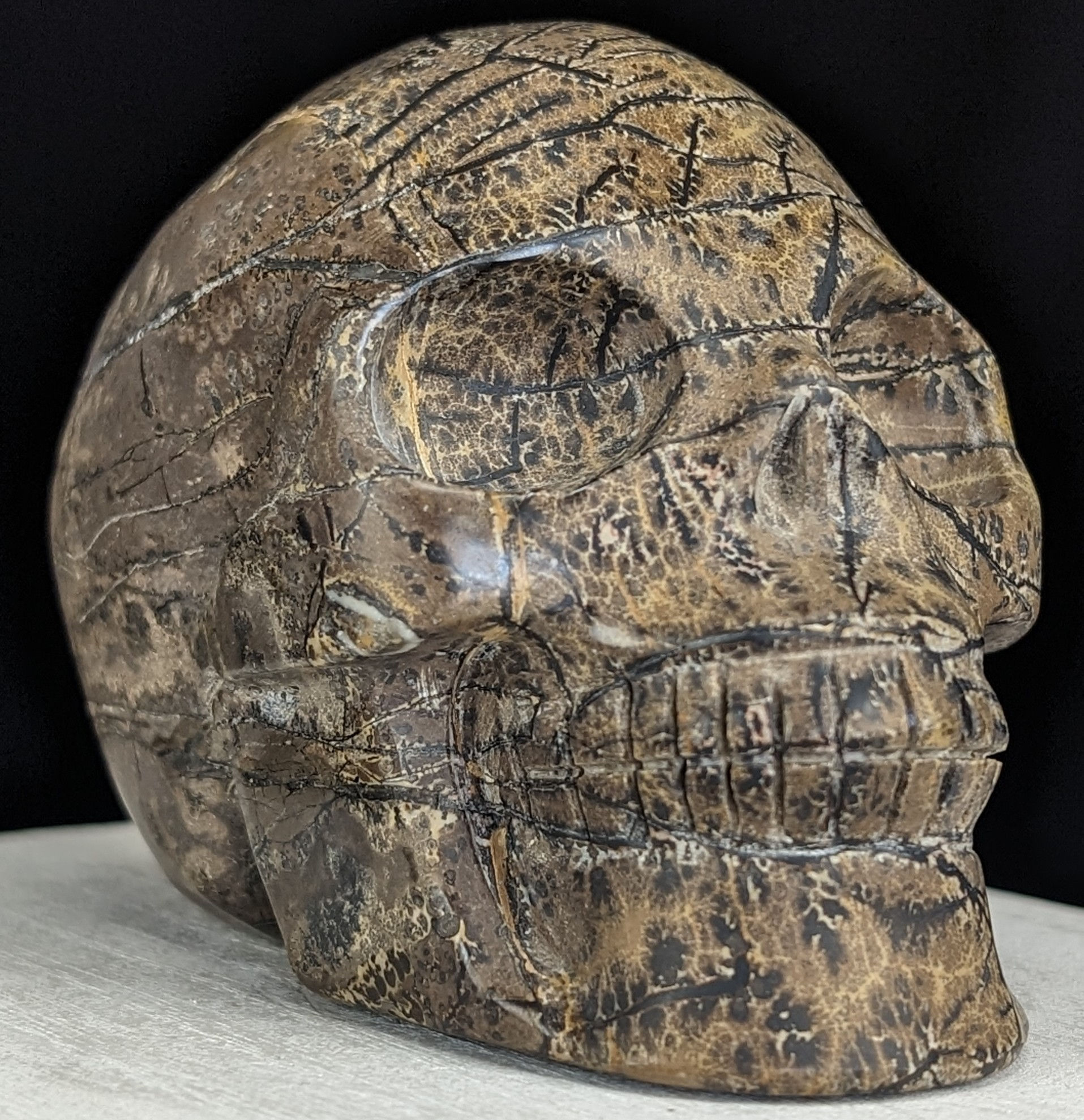 Picture Stone Skull Carving