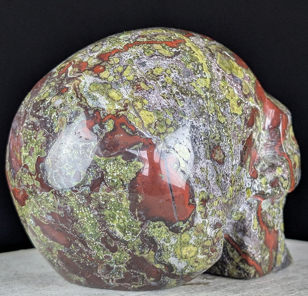 Thumbnail: Dragon Blood Skull Carving