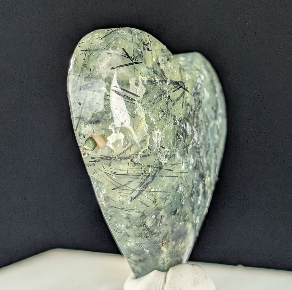 Thumbnail: Prehnite Heart Carving