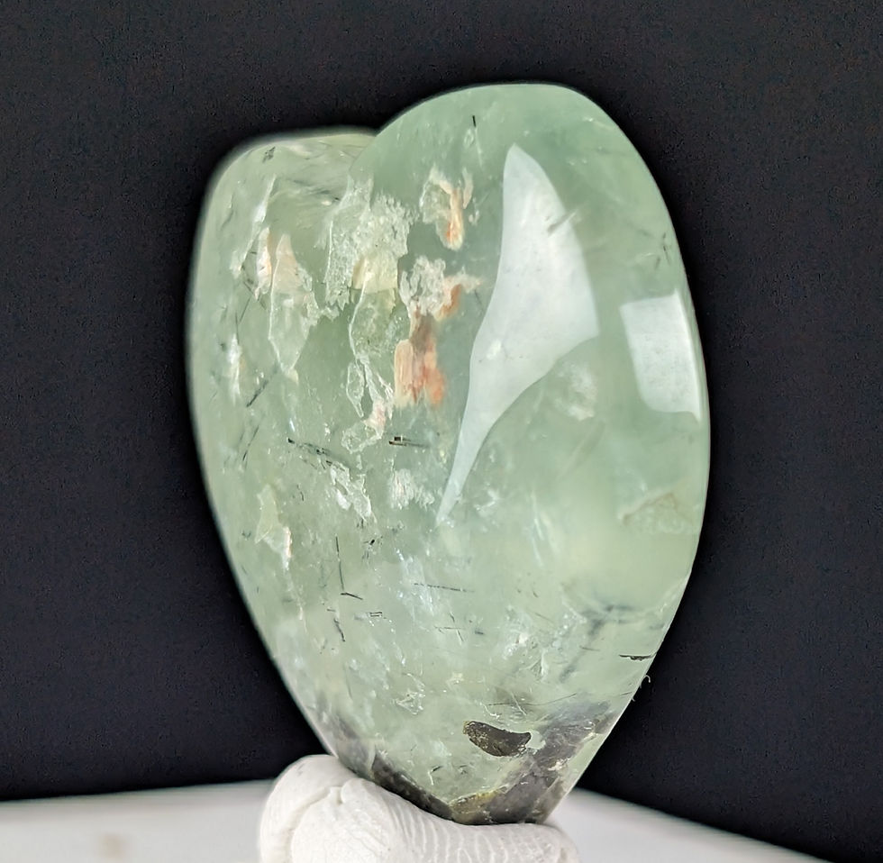 Thumbnail: Prehnite Heart Carving