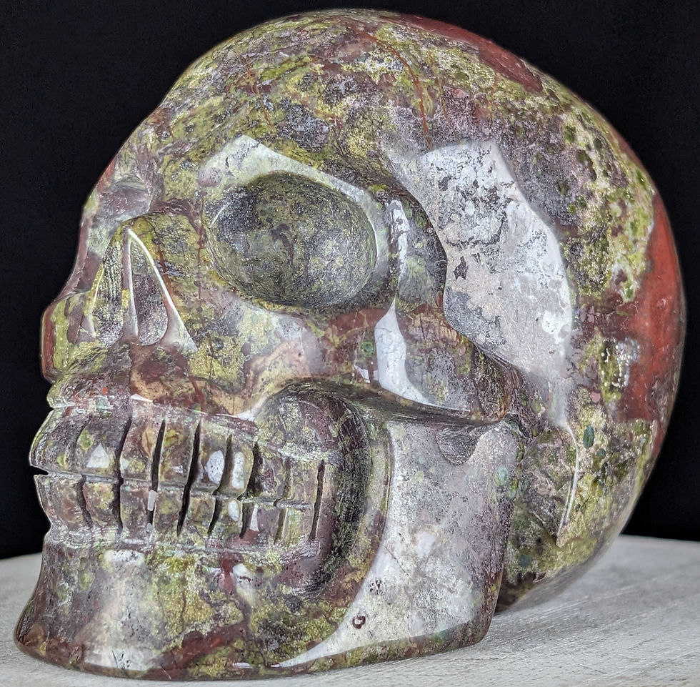 Thumbnail: Dragon Blood Skull Carving