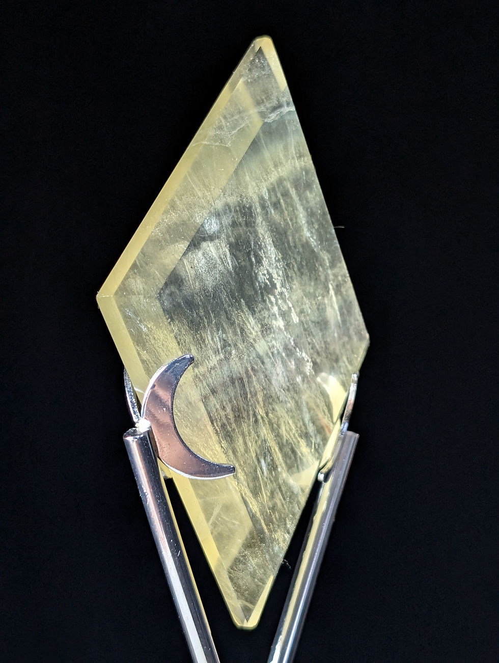 Thumbnail: Candy Fluorite Freeform Diamond