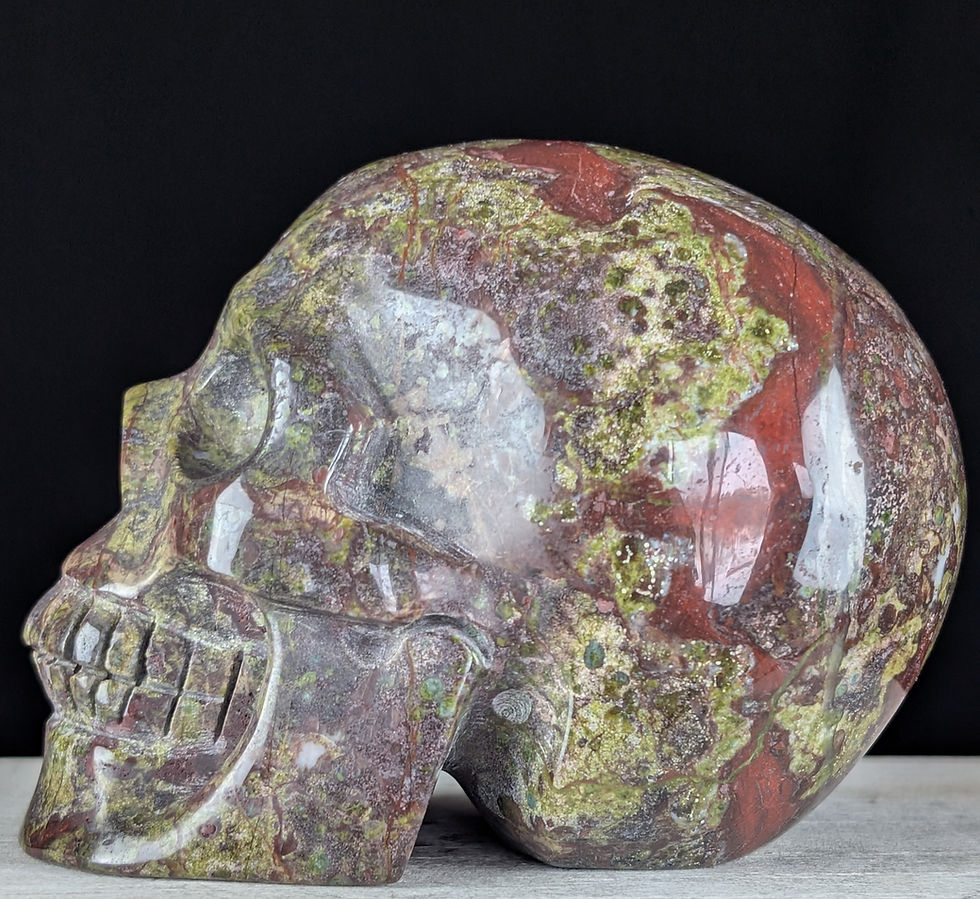Thumbnail: Dragon Blood Skull Carving
