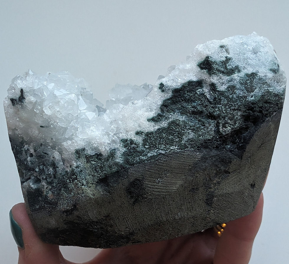Thumbnail: Apophyllite Cluster
