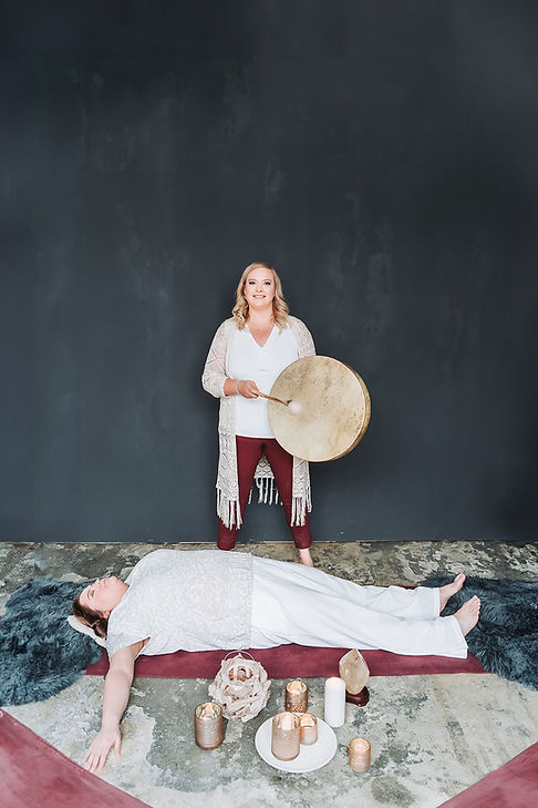 AlexandraRuepp-Emotion-Coaching-Klang-Klangbad-Legau-Deutschland-online-Körperarbeit-Embod