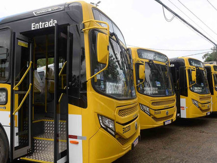 Prefeitura de Salvador entrega novos ônibus com ar-condicionado e amplia renovação da frota
