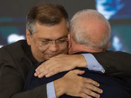 Dino ressalta recuo em crimes letais em 2023 no último dia no MJ