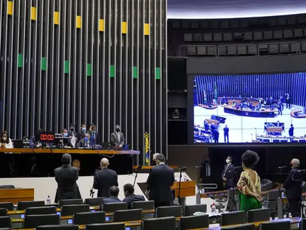 Dino intima partidos a explicar controle de emendas parlamentares