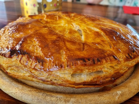 La galette des rois or "how to ruin your resolution with one cake"