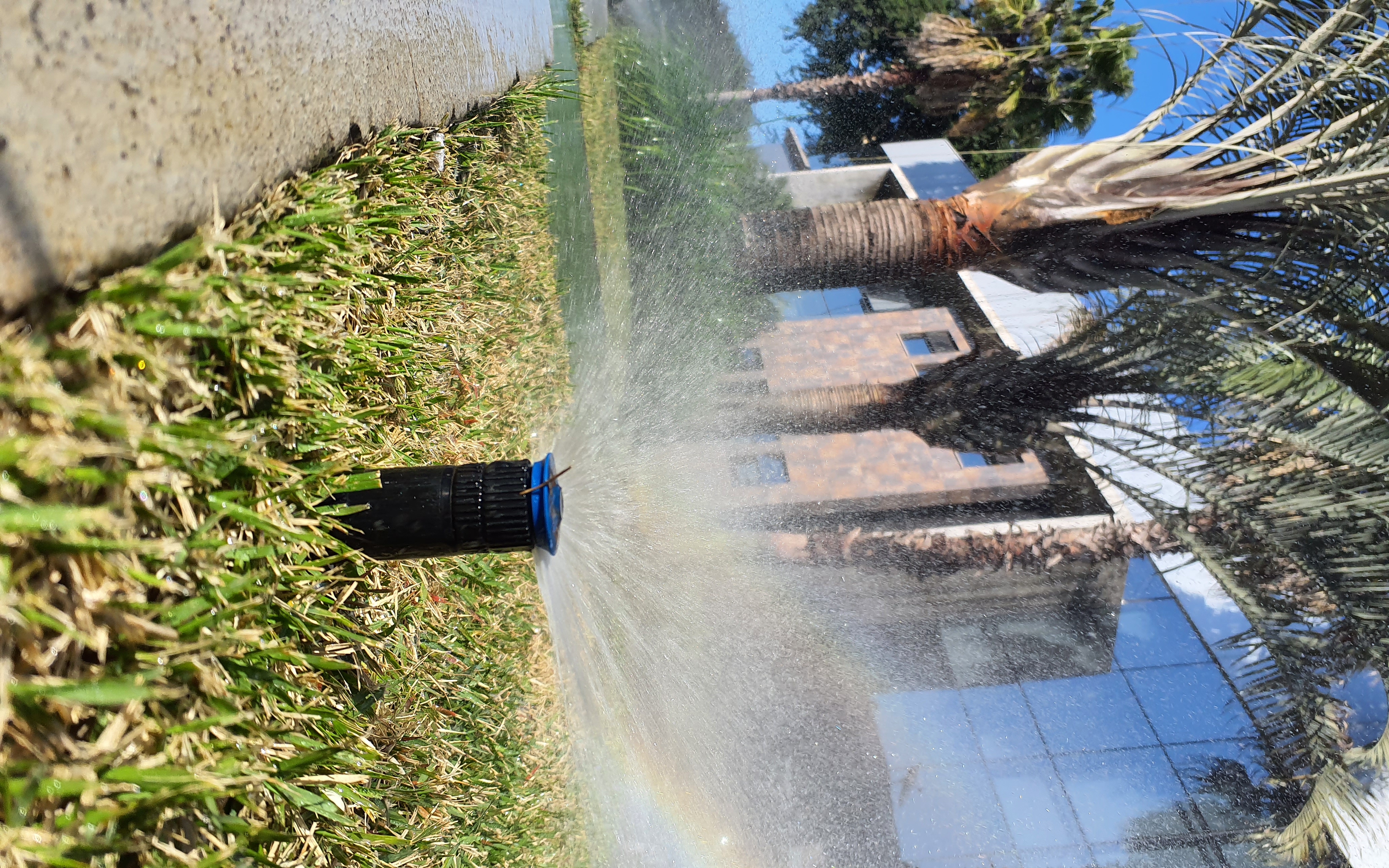 Equipe Pluvialle realizando instalação de sistema de irrigação no Rio Grande do Sul