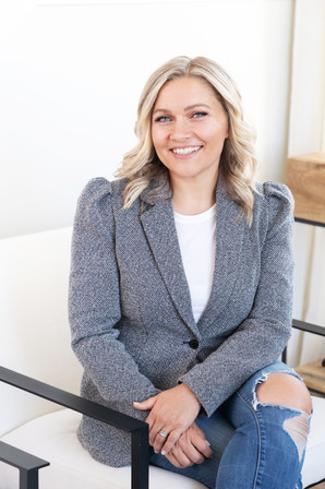 WendyHillstead_Realtor_Headshots-33.jpg