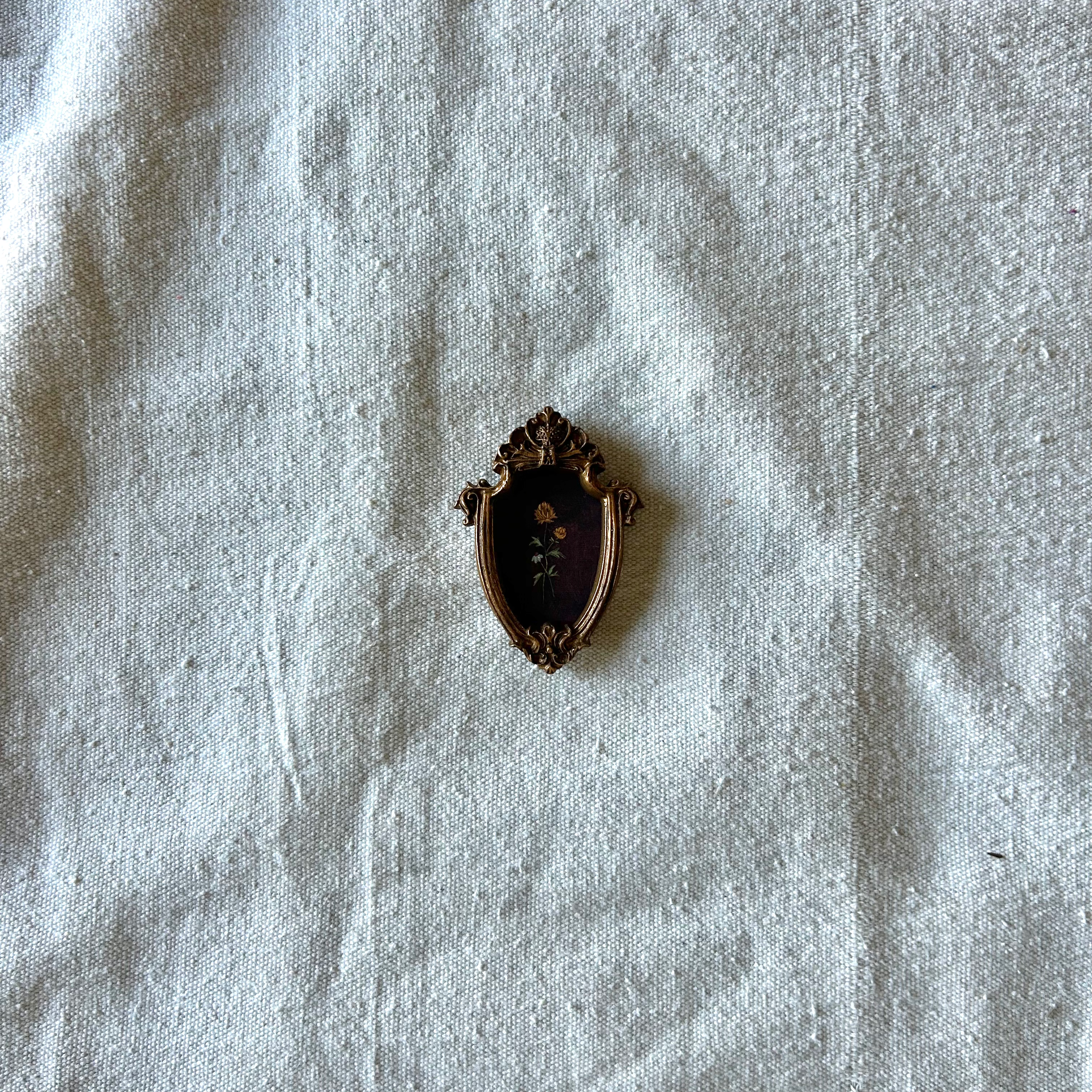 Mini Gallery Magnet, “Chrysanthemums”