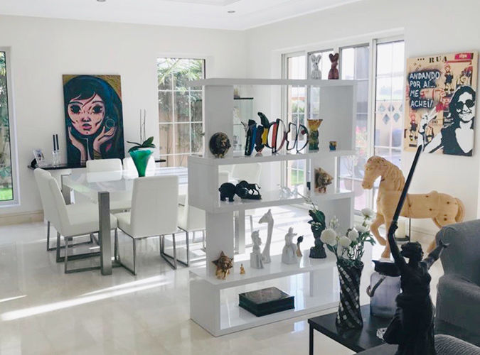 White ambiance with a touch of colors