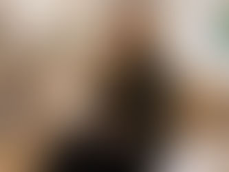 Kirsty of True Cotswold in conversation with Inuti Interiors, discussing curated holiday homes and guest experience in the Cotswolds