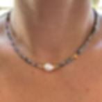 delicado collar de moda con perla y piedras naturales