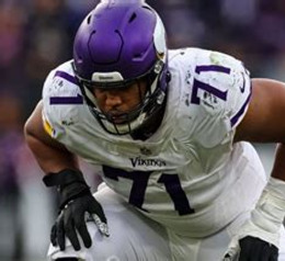 Christian Darrisaw NFC North Report.jpg