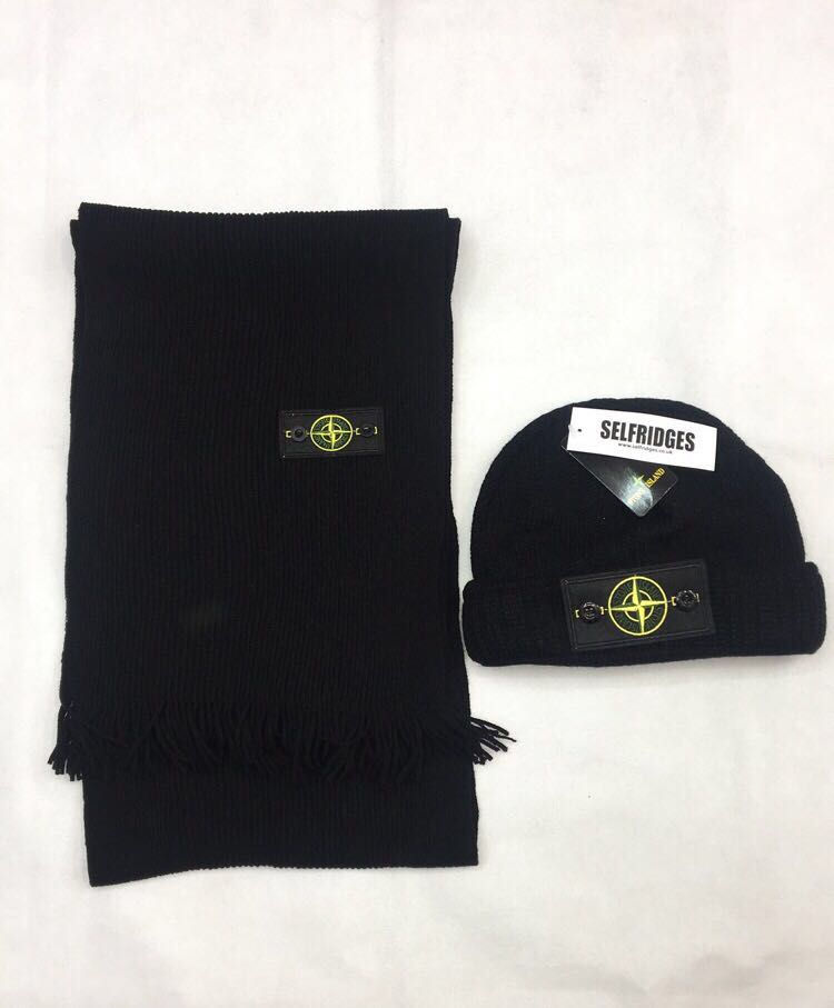 Thumbnail: Stone Island Hat and Scarf Set