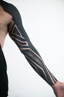 heavy blackwork blackout and geometry tattoo by kevin ligabue oakland california bay area ig kevinligabue
