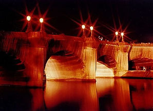 Pont_Neuf_emballé_par_Christo_(1985).jpg
