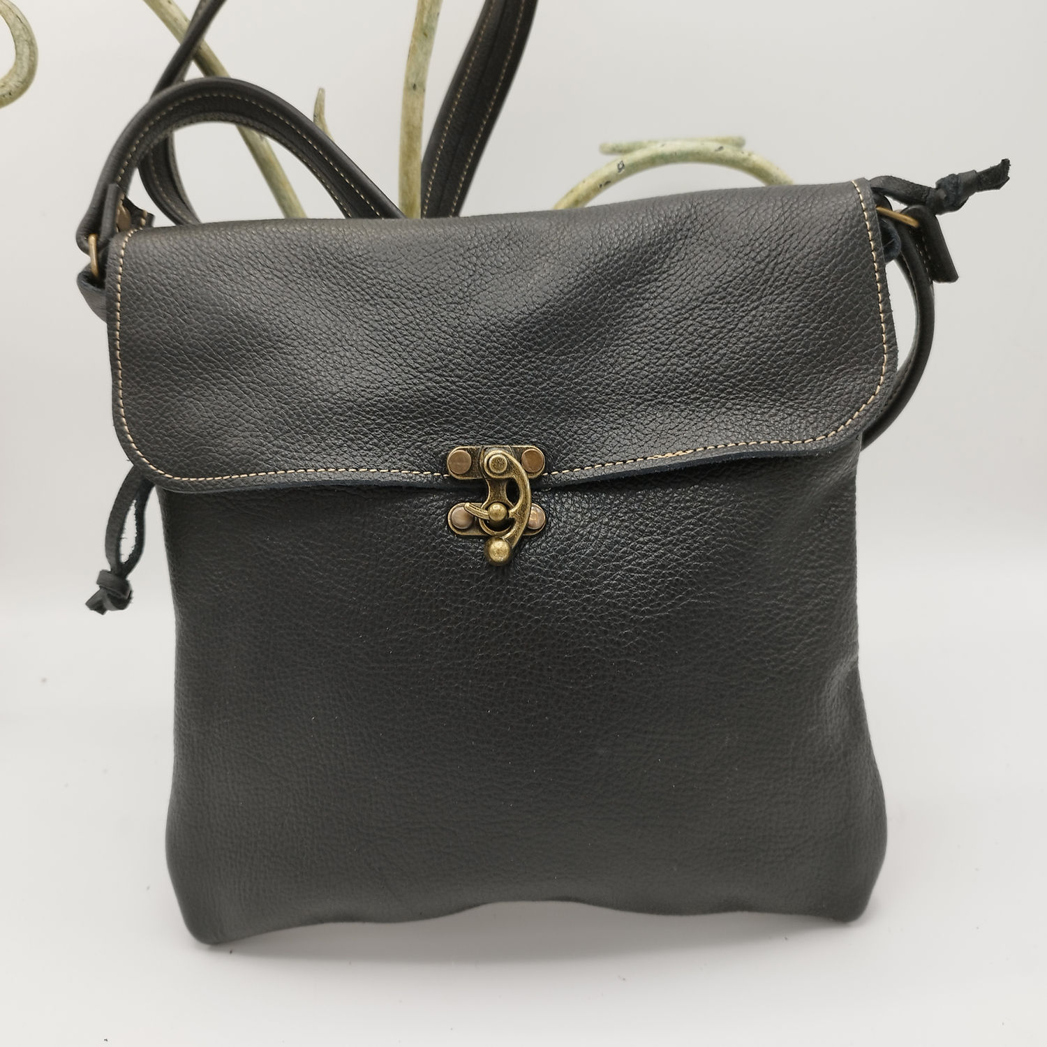 Pochette en cuir ASIA Noire