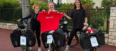 Solidarité : trois Montargoises parcourent Tours - Quiberon à vélo pour soutenir « les rêves des enfants »