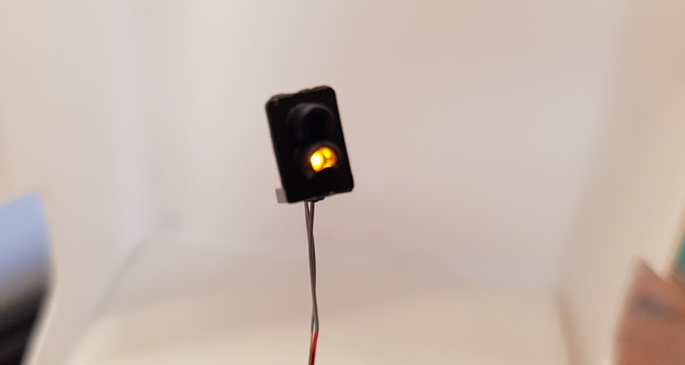 N Gauge 2 Aspect (Distant) Signal Head Only