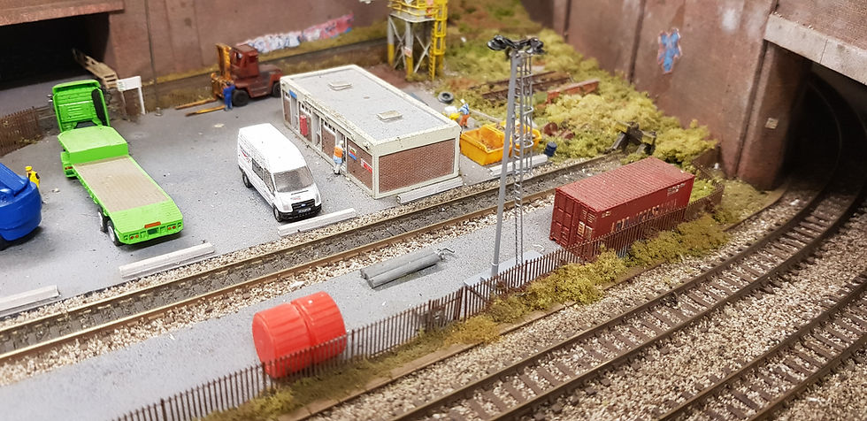 Thumbnail: N Gauge Period Double Yellow Yard Light