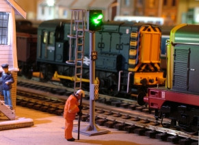 OO Gauge 2 Aspect Station Signal with Safety Ring | CR Signals