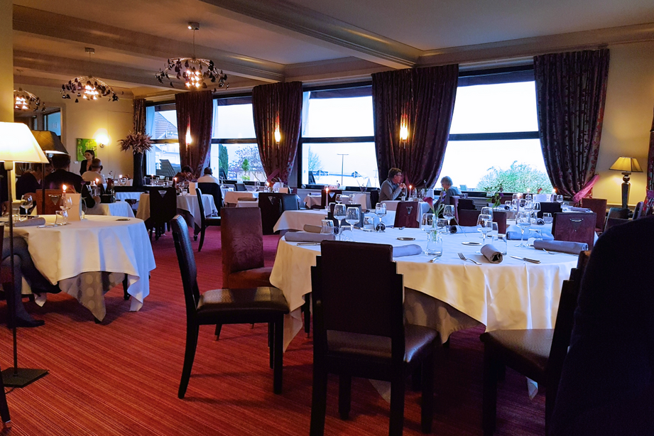 RESTAURANT COTE LAC A L'HOTEL BEAU RIVAGE