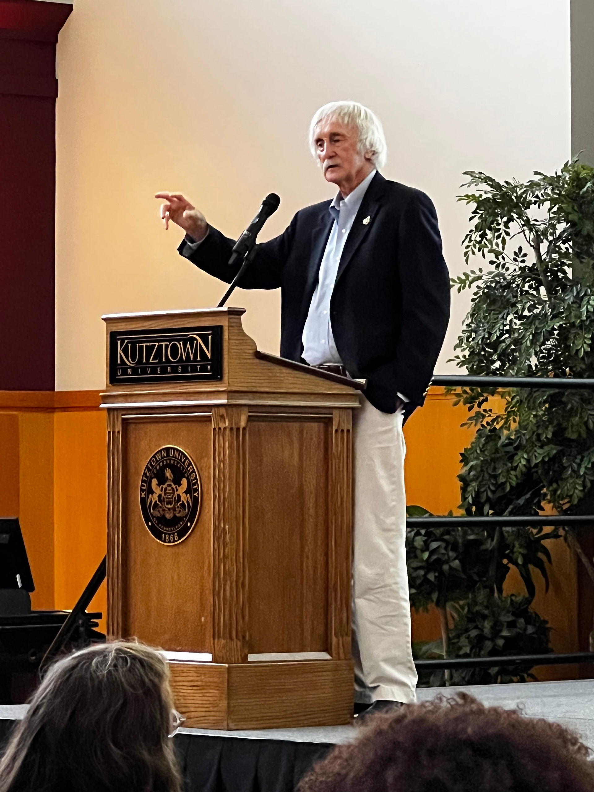 Bill Milliken giving his Keynote speech on stage