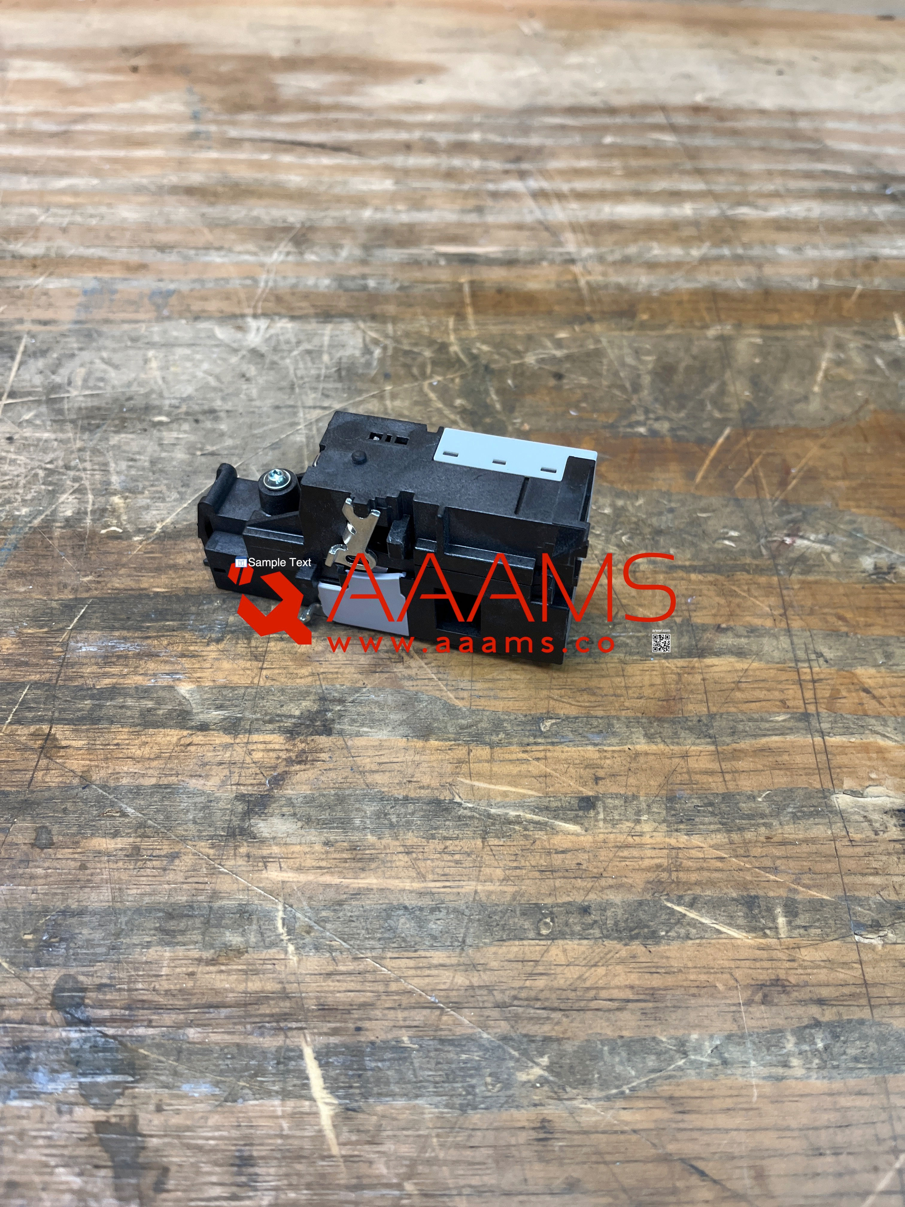 CUT OUT NZM2/3 XU 206-240V     C7.170.1439     NEW