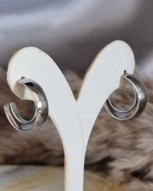 עגילי חישוק פתוח מואנה כסף