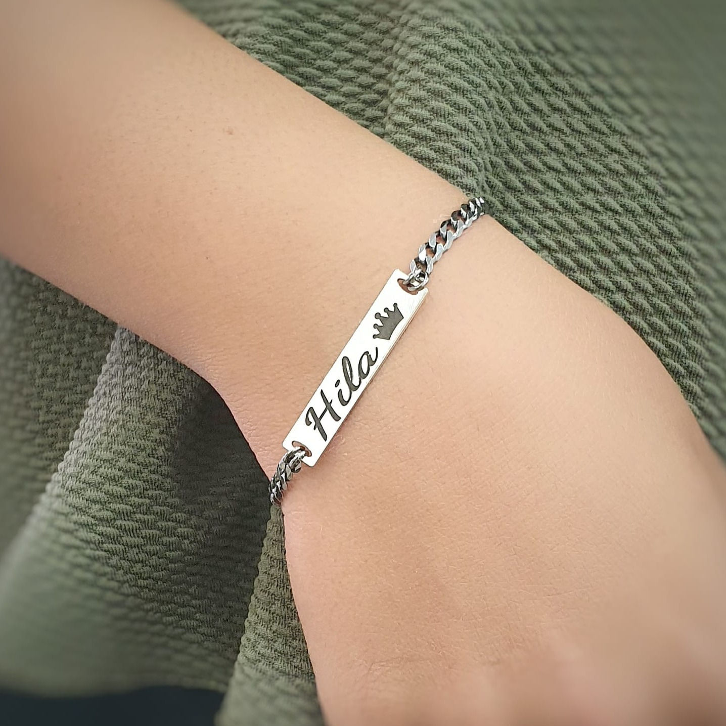 צמיד גורמט בשילוב פלטה וחריטה